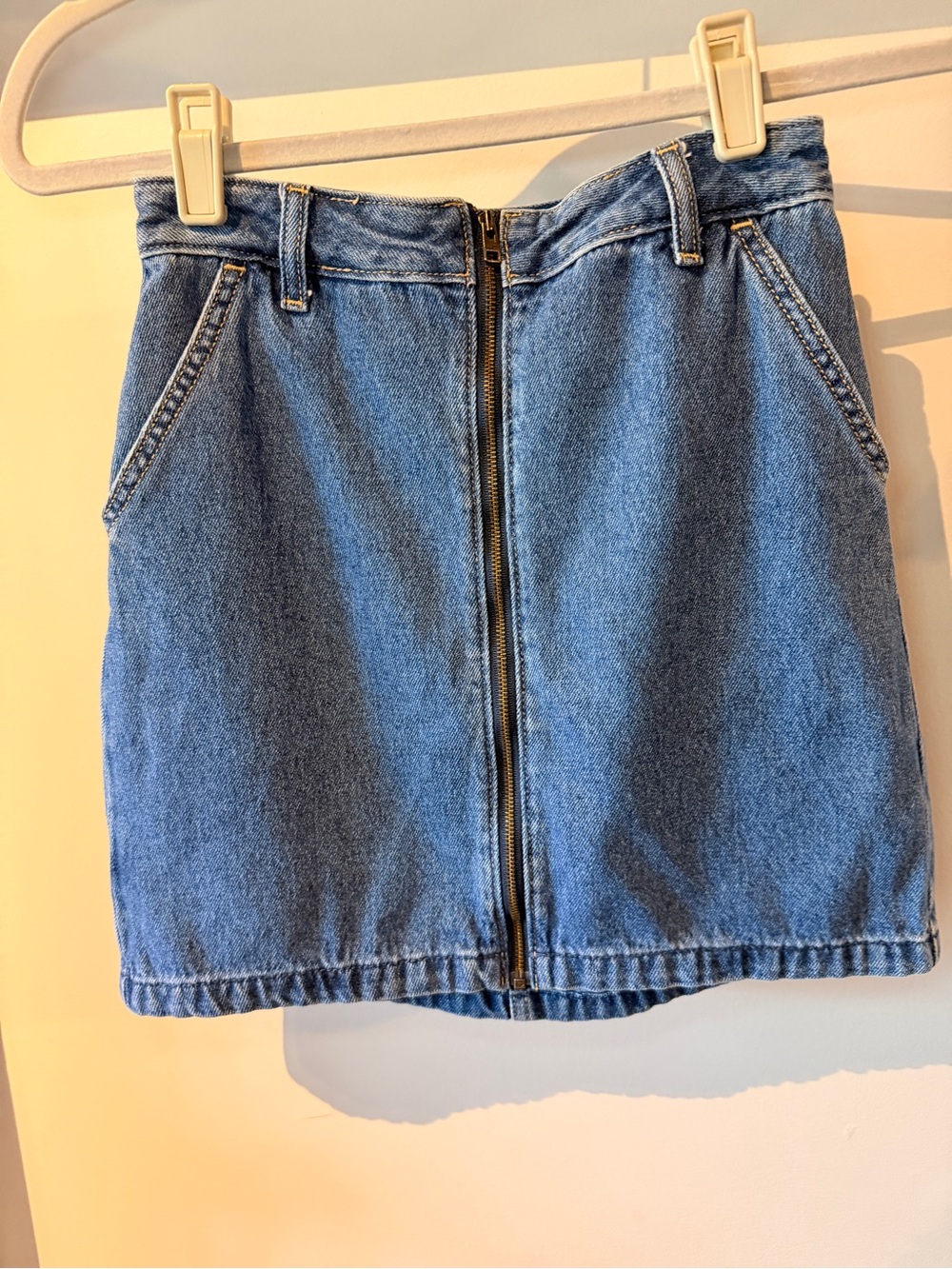 Hollister Denim Zip-Front Women's Skirt. Size 0